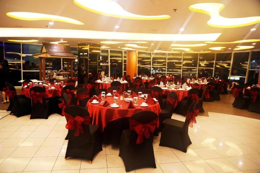 Golden Tulip Galaxy Hotel Banjarmasin Banjarmasin  Exterior foto