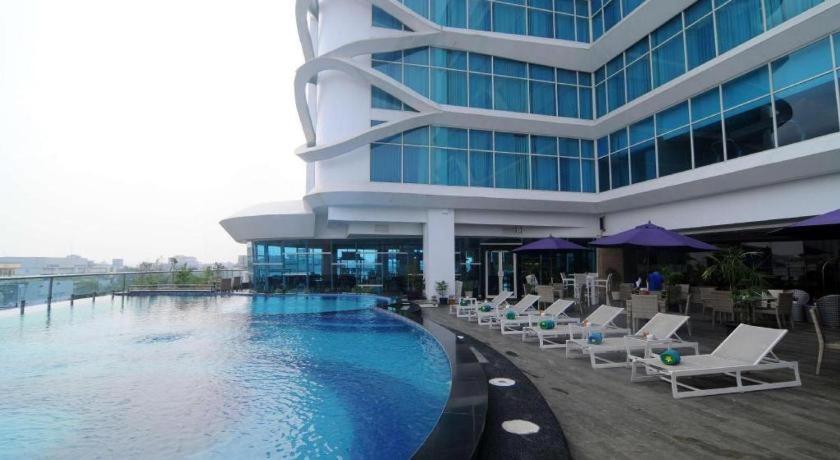 Golden Tulip Galaxy Hotel Banjarmasin Banjarmasin  Exterior foto